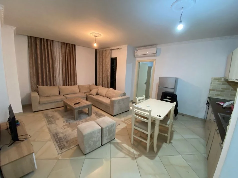 Tirane, jepet me qera apartament 2+1+Ballkon Kati 2, 95 m² 450 € (Astir I Mobiluar)