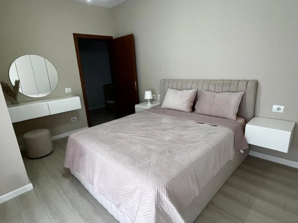 Tirane, jepet me qera apartament 2+1+Ballkon Kati 6, 103 m² 700 € (Don Bosko, Vizion Plus) OPP54183