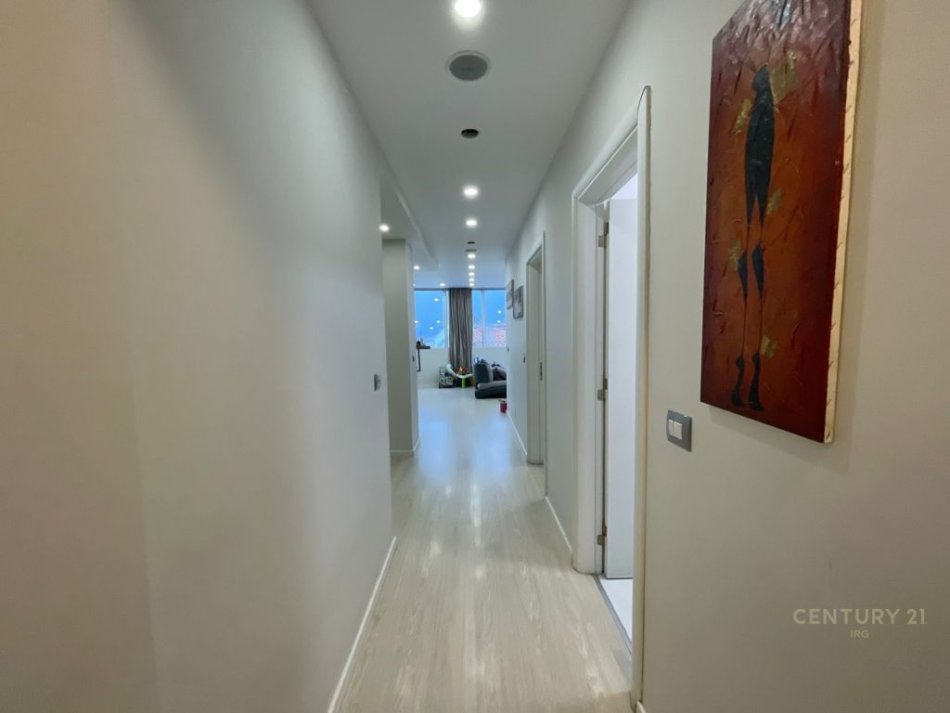 Tirane, shitet apartament 2+1+Aneks+Ballkon, Kati 2, 81 m² 155,000 € (rruga kodra diellit)