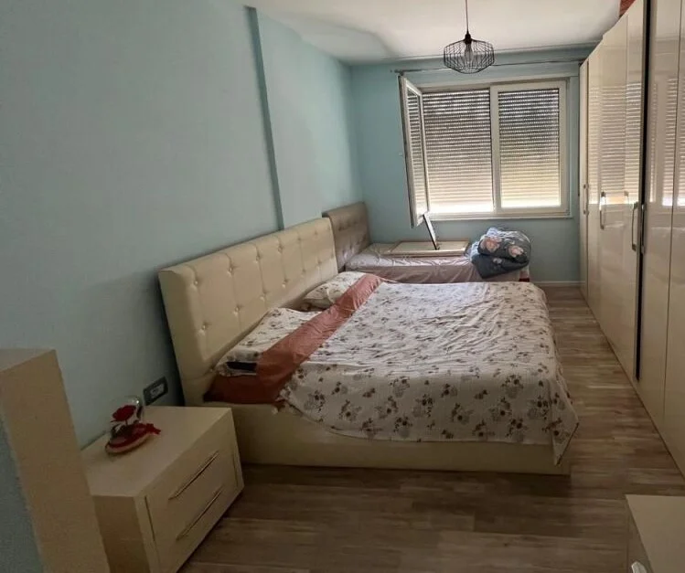 Tirane, jepet me qera apartament 1+1 Kati 5, 60 m² 500 € (Porcelan)