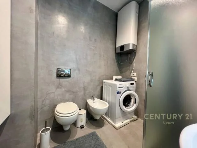 Tirane, jepet me qera apartament 2+1+BLK Kati 4, 100 m² 650 Euro (komuna parisit)