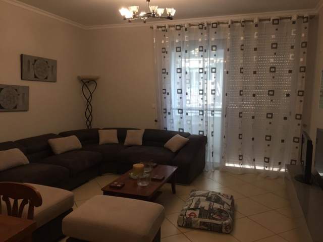 Tirane, jepet me qera apartament 2+1+BLK Kati 1, 122 m² 450 Euro (Rruga Peti)