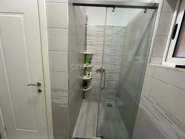 Tirane, jepet me qera apartament Kati 1, 60 m² 400 Euro (komuna parisit)