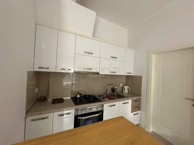 Tirane, jepet me qera apartament Kati 1, 60 m² 400 Euro (komuna parisit)