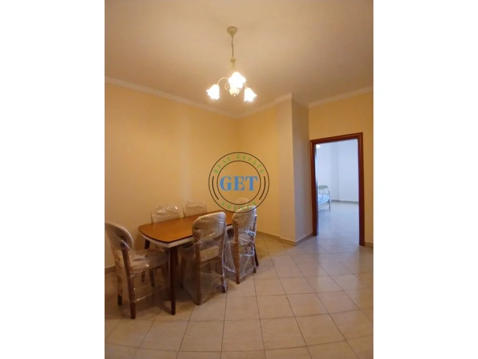 Durres, jepet me qera apartament 2+1 Kati 6, 100 m² 450 € 