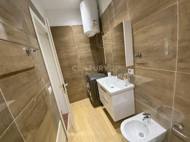 Tirane, jepet me qera apartament 83 m² 850 Euro (rruga e kavajes)