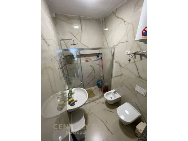 Tirane, jepet me qera apartament Kati 9, 80 m² 450 Euro (5 maji)