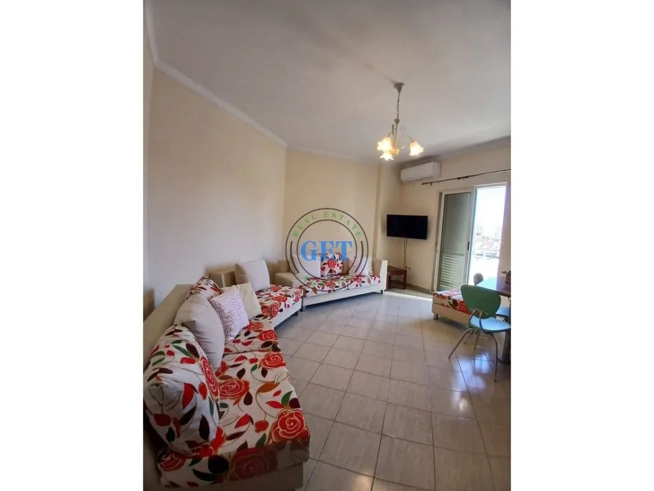 Durres, jepet me qera apartament 2+1+Ballkon Kati 6, 100 m² 450 € (KAZAZI,DURRES)