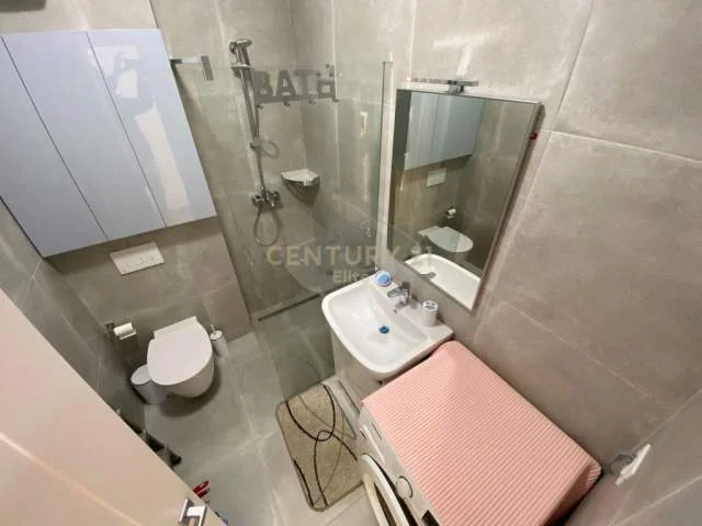 Tirane, jepet me qera apartament 2+1 Kati 2, 95 m² 800 Euro (Park Life Rezidence)