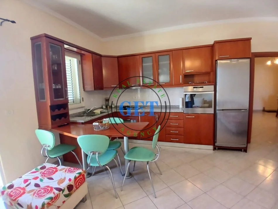 Durres, jepet me qera apartament 2+1 Kati 6, 100 m² 450 € 