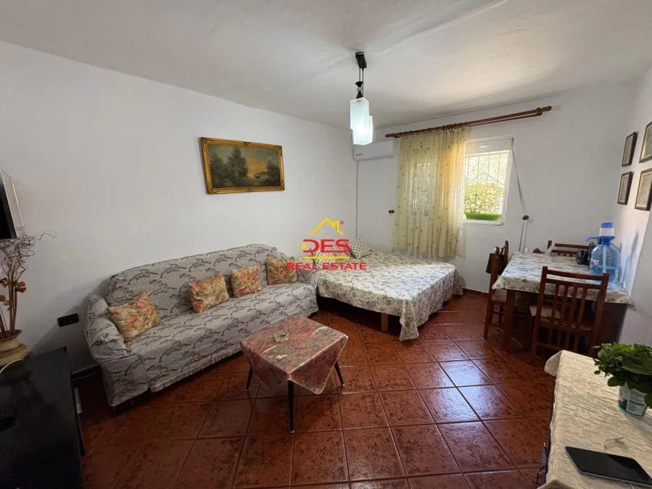 Vlore, jepet me qera garsonier Kati 0, 50 m² 150 € (Rruga Osman Haxhiu)