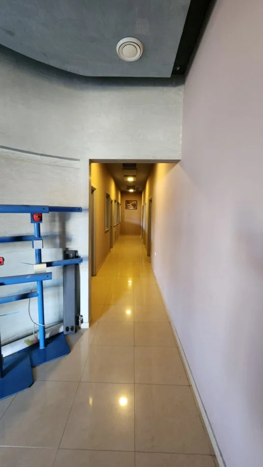 Lushnje, shitet  prona Industriale ne Lushnje – Truall + Kapanone + Makineri , 12.000 m² 2.100.000 € (Lushnje)