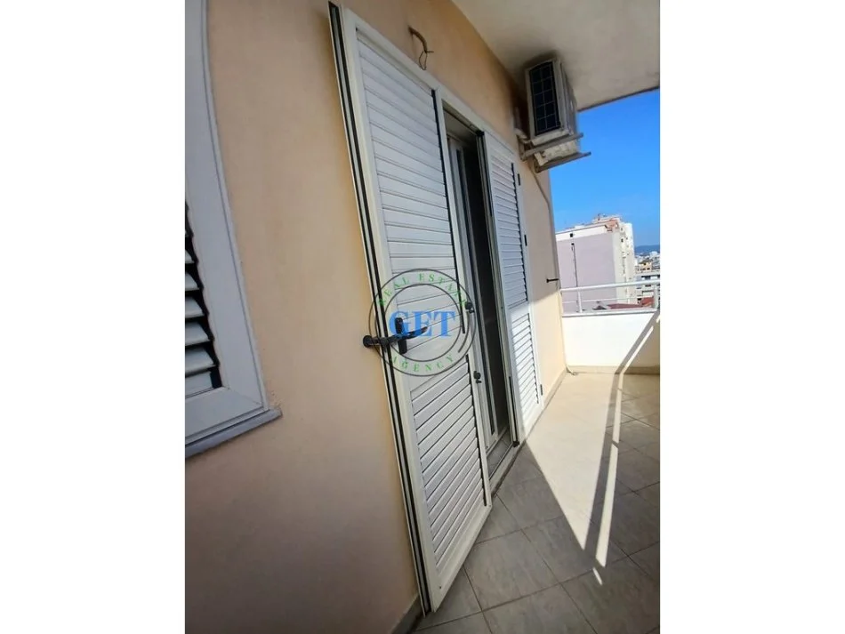 Durres, jepet me qera apartament 2+1 Kati 6, 100 m² 450 € 