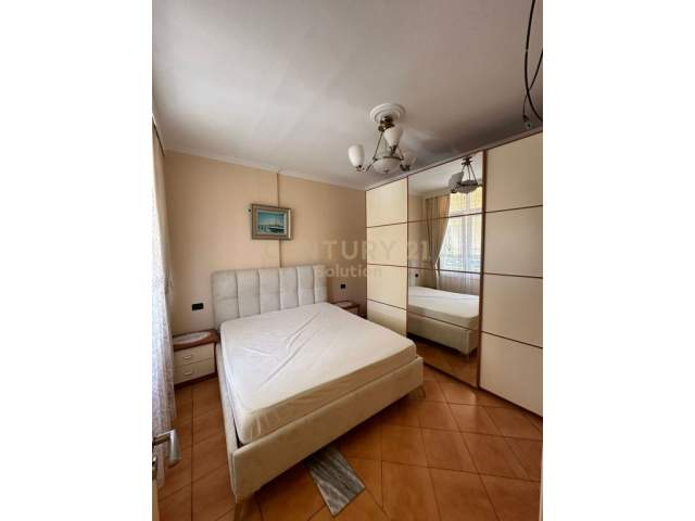 Tirane, jepet me qera apartament 2+1 Kati 4, 80 m² 550 Euro (Perballe Kompleksit Delijorgji)