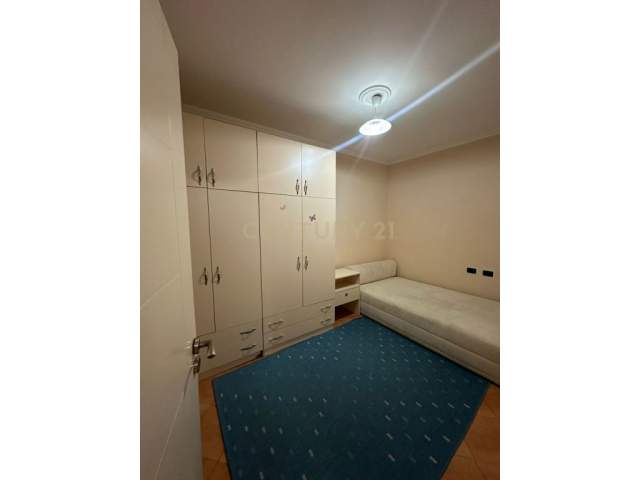 Tirane, jepet me qera apartament 2+1 Kati 4, 80 m² 550 Euro (Perballe Kompleksit Delijorgji)