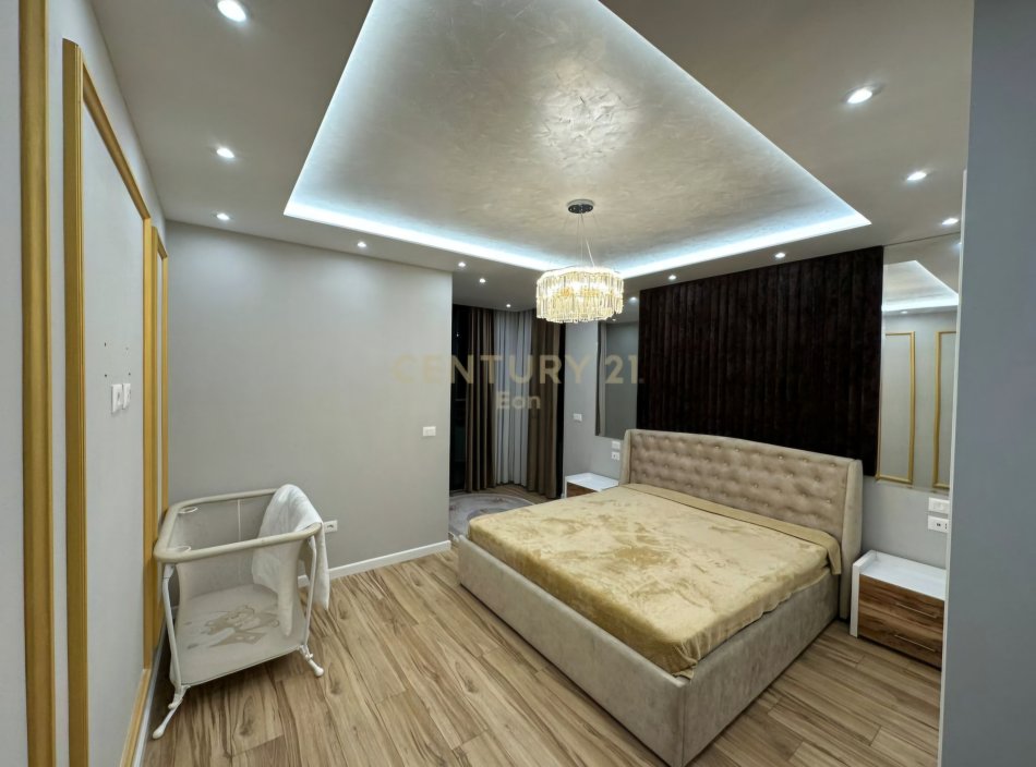 Durres, shitet apartament 2+1 Kati 19, 131 m² 394.500 € (VOLLGA)