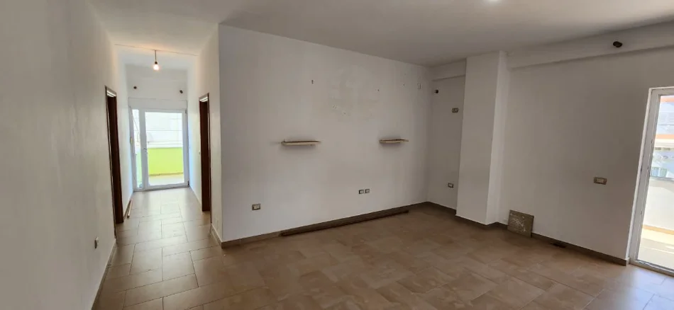 Tirane, jepet me qera apartament 2+1 Kati 4, 102 m² 450 € (Rruga Jordan Misja)