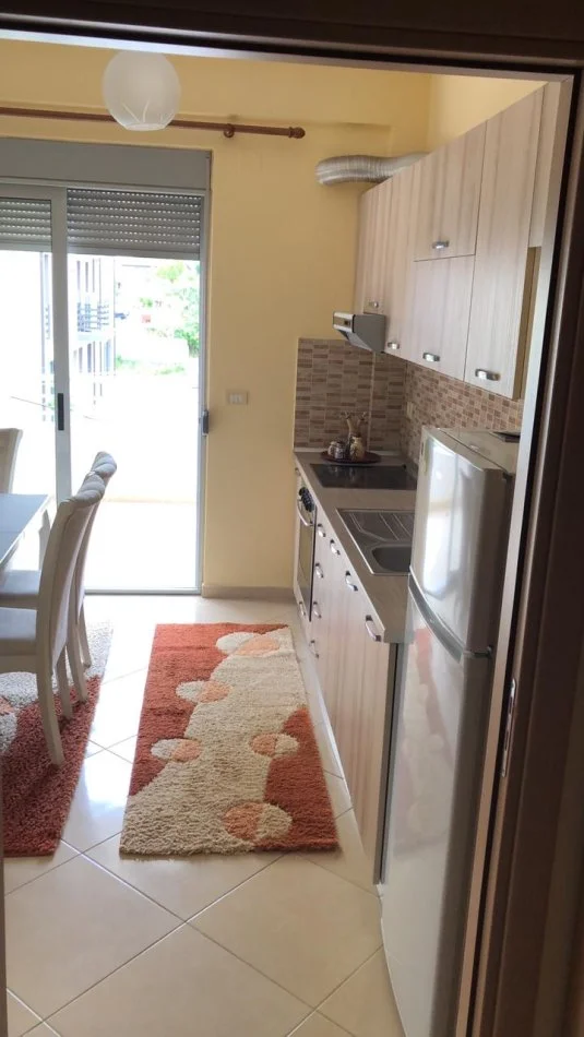 Tirane, jepet me qera apartament 2+1 Kati 2, 104 m² 650 € (Rruga Bilal Golemi)