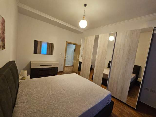 Tirane, jepet me qera apartament 2+1+BLK Kati 6, 100 m² 800 Euro