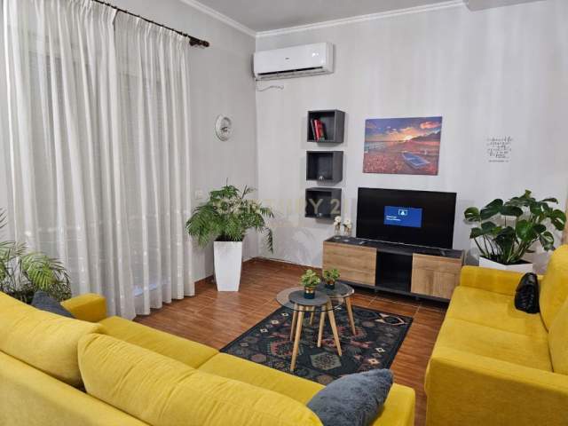 Tirane, jepet me qera apartament 2+1+BLK Kati 6, 100 m² 800 Euro