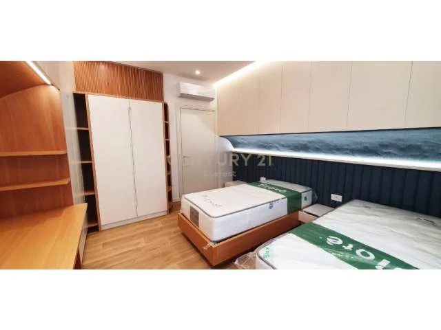 Tirane, jepet me qera apartament 2+1+BLK Kati 2, 132 m² 1.300 Euro (Liqeni i Thate)