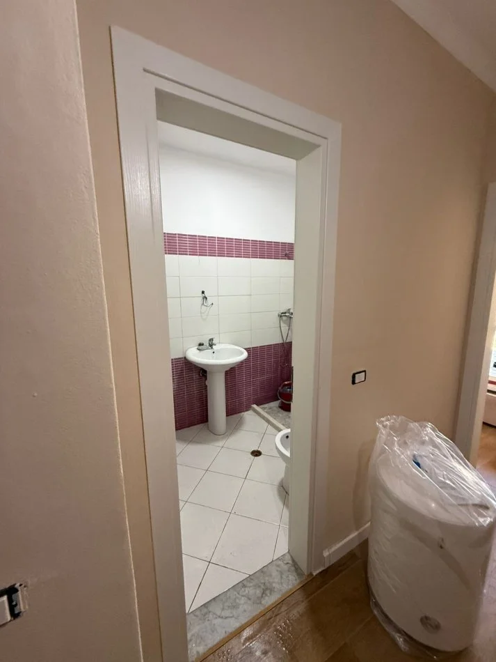 Durres, shitet apartament 1+1+Ballkon Kati 4, 73 m² 73.000 € (Shkembi Kavajes)