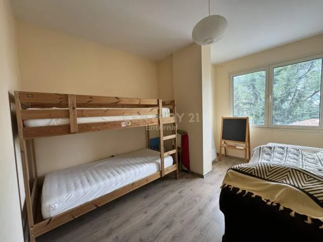 Tirane, jepet me qera apartament 100 m² 700 Euro