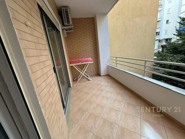 Tirane, jepet me qera apartament 2+1+A+BLK Kati 2, 101 m² 600 Euro (Liqeni i Thate)