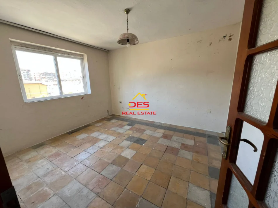 Vlore, shitet apartament 1+1+Ballkon Kati 4, 58 m² 64.000 € (Rruga Misto Mele)
