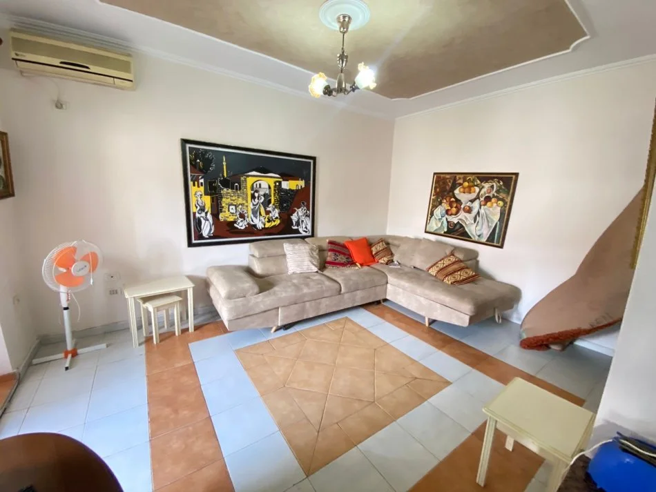 Tirane, jepet me qera apartament 1+1 Kati 3, 58 m² 500 € (Shkolla misto mame)