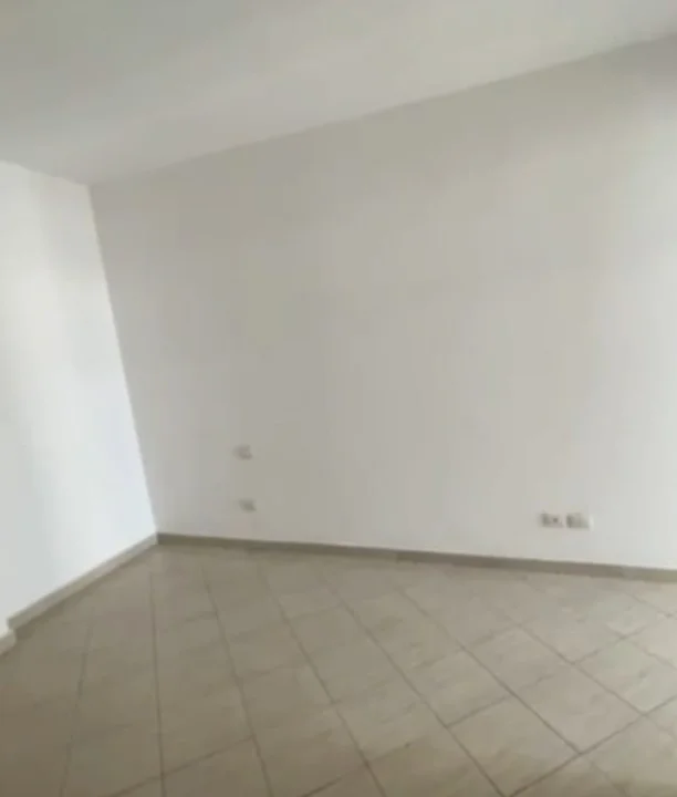 Tirane, jepet me qera apartament 2+1+Ballkon Kati 8, 80 m² 350 € (astir)