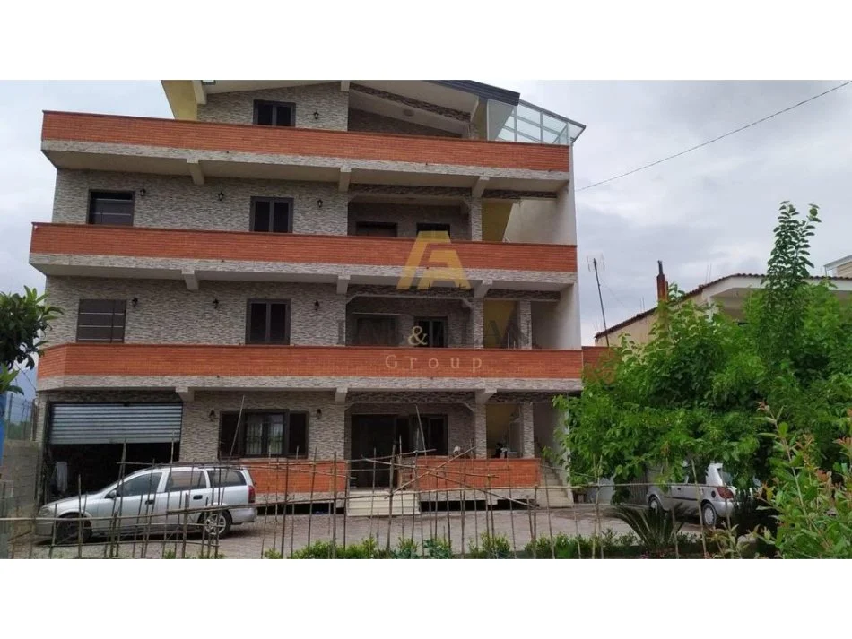 Fushe Kruje, shitet Godine 4 Katshe , 305.000 € (Fushe Kruje)