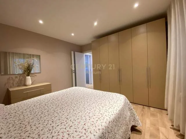 Tirane, jepet me qera apartament 2+1+BLK 90 m² 800 Euro