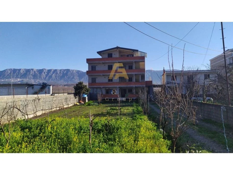 Fushe Kruje, shitet Godine 4 Katshe , 305.000 € (Fushe Kruje)