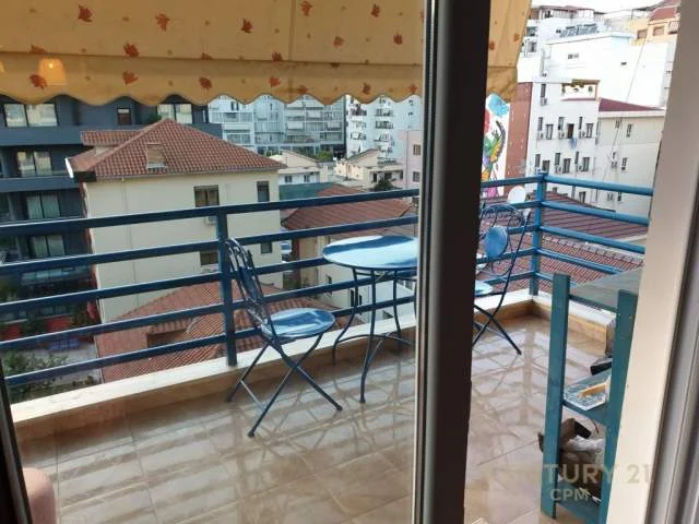 Tirane, jepet me qera apartament 2+1+BLK Kati 4, 100 m² 700 Euro (Komuna e Parisit)