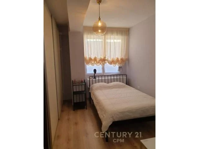 Tirane, jepet me qera apartament 2+1+BLK Kati 4, 100 m² 700 Euro (Komuna e Parisit)