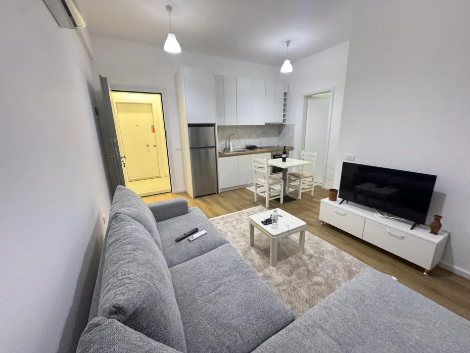 Tirane, jepet me qera apartament 1+1 Kati 2, 54 m² 420 € (Rezidenca OxA)