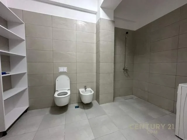 Tirane, jepet me qera apartament 2+1+BLK Kati 1, 124 m² 650 Euro (Kodra e Diellit)
