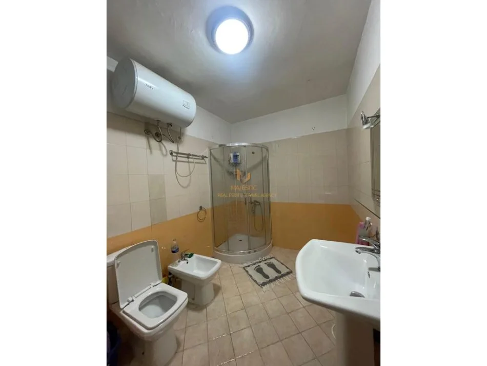 Tirane, jepet me qera apartament 2+1+Aneks+Ballkon Kati 8, 100 m² 850 € (ish sheshi shqiponja)