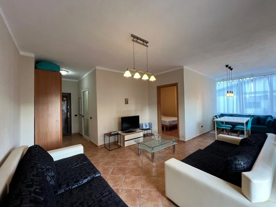 Durres, jepet me qera apartament 1+1 Kati 3, 65 m² 500 € (Golem Durres)