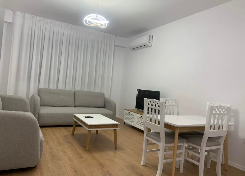 Tirane, jepet me qera apartament 1+1 Kati 3, 75 m² 450 € (URBAN GATE)
