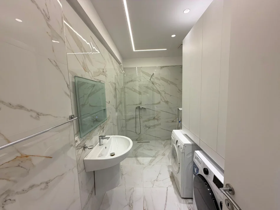 Tirane, jepet me qera apartament 1+1 Kati 3, 72 m² 500 € (Unaza e Re)