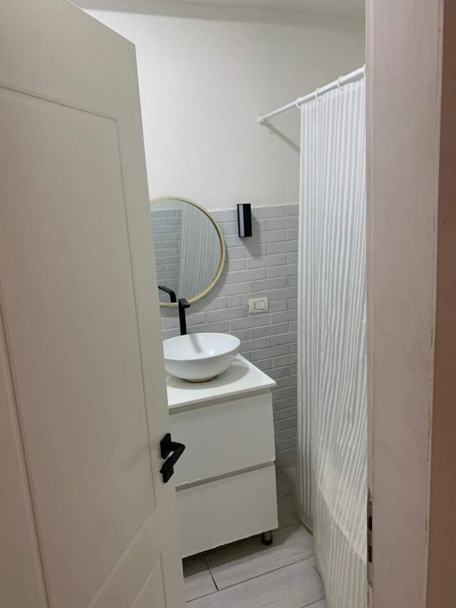 Tirane, jepet me qera apartament 2+1+BLK Kati 1, 90 m² 450 Euro (300 metra mbi Big Market)