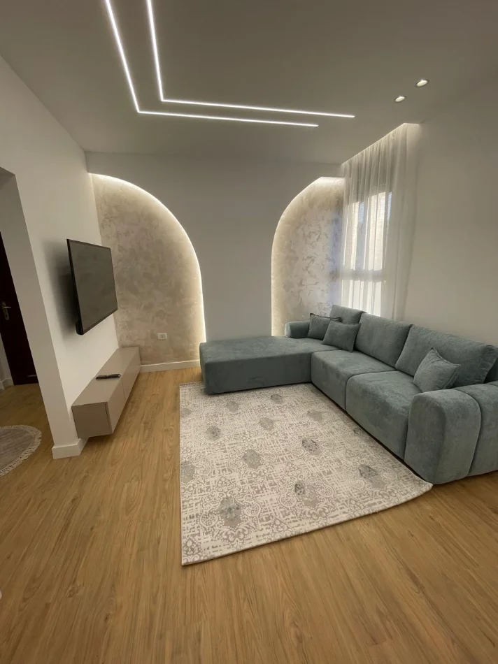 Tirane, shitet apartament 1+1+Aneks+Ballkon Kati 5, 55 m² 111.000 € (Yzberisht)