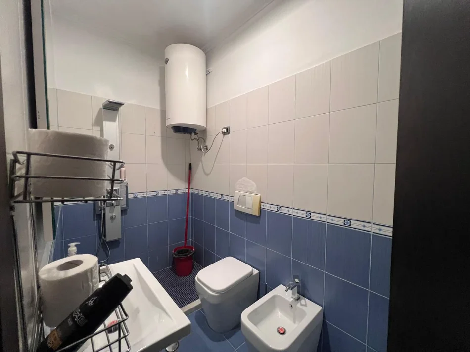 Tirane, shitet apartament 3+1+Ballkon Kati 4, 140 m² 355.000 € (Komuna e Parisit)