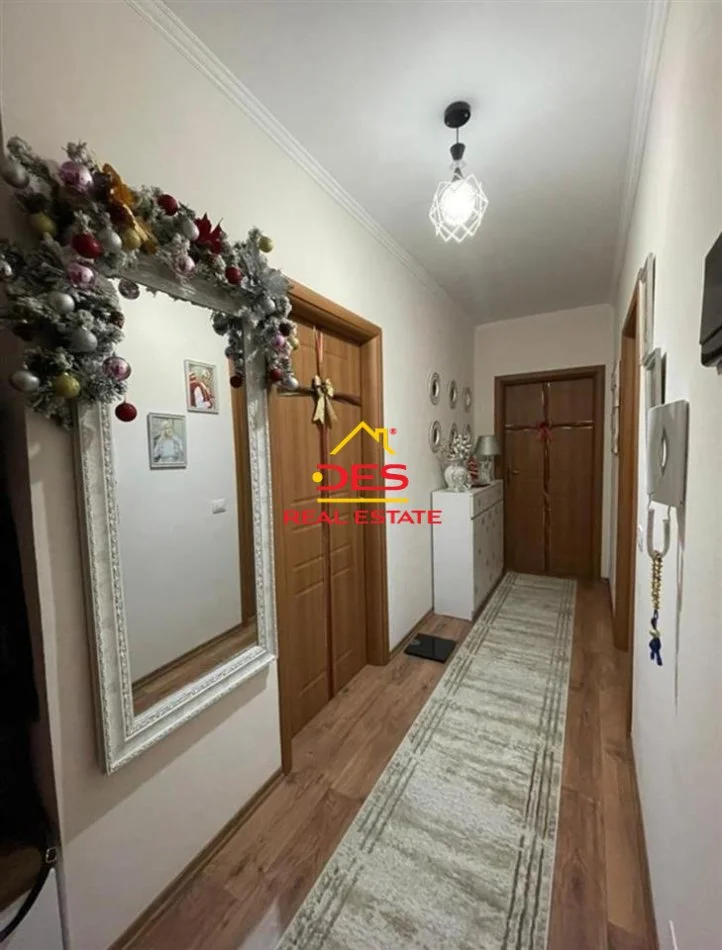 Tirane, shitet apartament 3+1+Ballkon Kati 1, 122 m² 240.000 € 