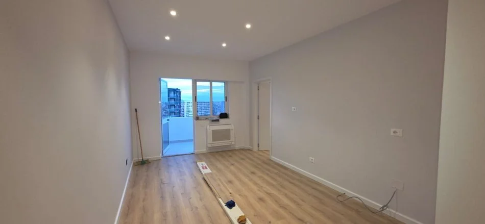 Tirane, shitet apartament 1+1+Ballkon Kati 10, 68 m² 85.000 € (Don bosko)