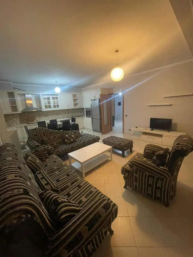 Tirane, jepet me qera apartament 2+1+BLK Kati 6, 90 m² 500 Euro (Rruga e Kavajes)