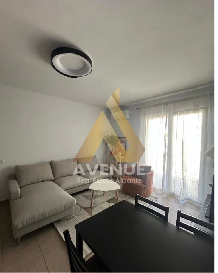 Tirane, jepet me qera apartament 1+1 Kati 6, 650 € (Te ish Stacioni Trenit)