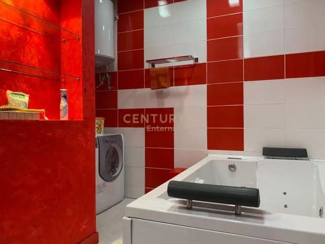 Tirane, jepet me qera apartament 2+1+BLK 126 m² 800 Euro (sheshi willson)